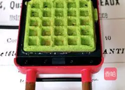 Illustration of how to make delicious waffles with green sauce 12