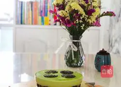 Illustration of making matcha mousse 8