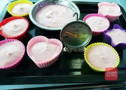 Illustration of how to make dragon fruit cake 14