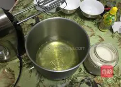 Illustration of how to make yogurt cheese 10