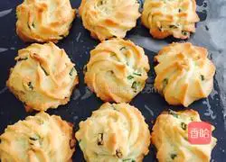 Illustration of how to make green onion cookies 13
