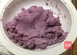 Illustration of how to make purple potato and taro balls 3