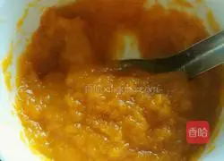 Illustration of how to make pumpkin buns 1