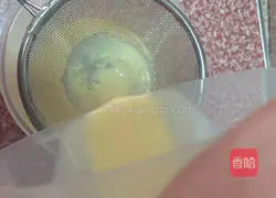 Illustration of how to make egg tarts (original flavor) 5