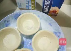 Illustration of how to make microwave egg tarts 1