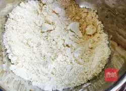 Illustration of how to make crispy biscuits with electric baking pan 4