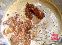 Illustration of making red dates and walnut chiffon 5