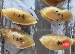 Illustration of how to make sweet potato egg tarts 6
