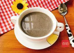 Illustration of how to make walnut and black sesame rice paste 1