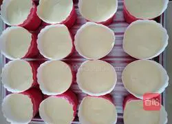 Illustration of how to make small cupcakes 4