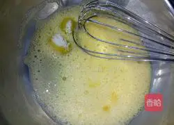 Illustration of how to make cocoa-flavored chiffon cake 2