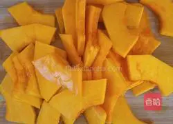 Illustration of how to make pumpkin sandwich biscuits 4