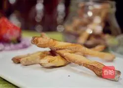 Illustration of how to make sugar-free and oil-free baby teething stick biscuits 7