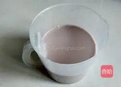 Illustration of how to make peanut walnut soy milk 5