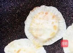 Illustration of how to make small cheese pie 12