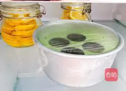 Illustration of how to make matcha mousse 7