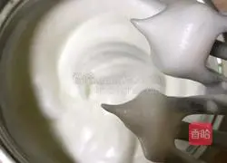 Illustration of how to make non-cracking cupcakes 3