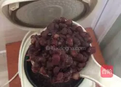 Illustration of how to make homemade red bean paste filling 3