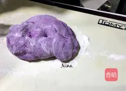 Illustration of how to make steamed buns with purple sweet potato flowers 2