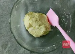 Illustration of how to make condensed milk biscuits 8