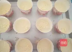 Illustration of how to make cream cup cake 3
