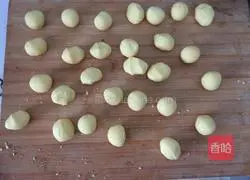 Margery Illustration of how to make special biscuits 7