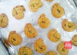 Illustration of how to make chive cookies 8