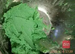 Illustration of how to make emerald green crispy cookies 6