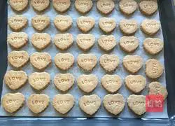 Illustration of how to make egg crisp biscuits 9