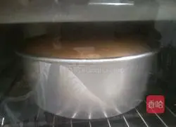 Illustration of how to make chiffon cake 12