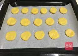 Illustration of how to make finger biscuits 8