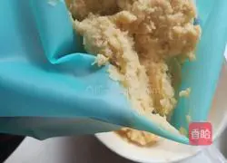 Illustration of how to make fragrant coconut cookies 7