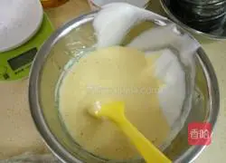 Chiffon Cake Recipe Illustration 6