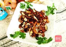 Illustration of how to make walnut kernels 4