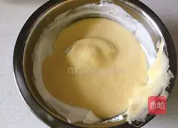 Illustration of how to make split egg sponge cake 10