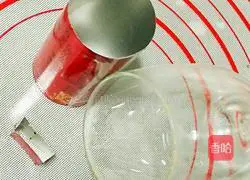 Illustration of how to make Halloween pumpkin cookies 15