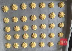 Illustration of how to make egg yolk biscuits 8