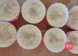 Illustration of how to make cupcakes 7