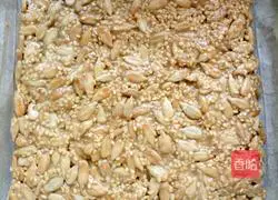 Illustration of how to make crispy caramel cookies 15