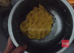 Illustration of how to make bean paste cake 4