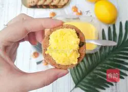 Illustration of how to make mango ice cream sandwich cookies 4