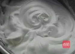 Illustration of how to make eight-inch chocolate chiffon cake 11