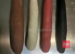 Illustration of how to make four-color donuts 4