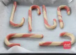  MerryChristmas teaches you how to make simple and quick Christmas canes﹠lollipop cookies Illustration of how to do it 10