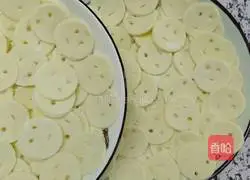 Illustration of how to make smiling potato cakes 4