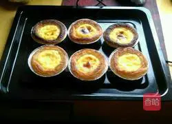 Illustration of how to make original milk Portuguese egg tart 1
