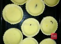 Delicious raisin egg tart recipe 3