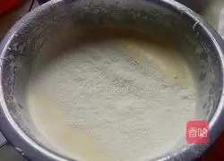 Illustration of how to make sponge cup cakes 4