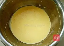 Illustration of how to make cheese and dried fruit cup cake 5