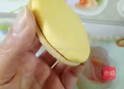 Illustration of how to make pumpkin sandwich cookies 5